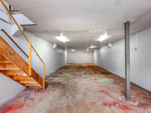 FREEHOLD BUILDING ON DOMINION ROAD
