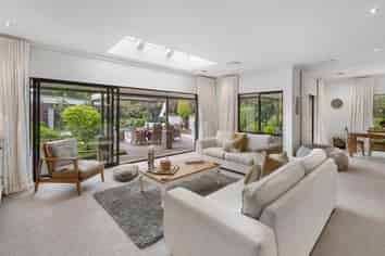 237 Southfield Drive, Lincoln