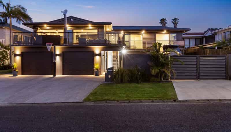 16 Clyside Avenue, Half Moon Bay