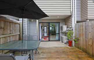 3/6 South Pacific Place, Henderson