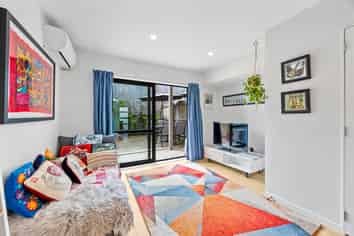 3/6 South Pacific Place, Henderson