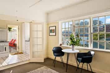 22A Clifton Tce (bottom flat), Kelburn