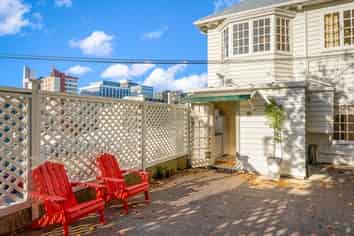 22A Clifton Tce (bottom flat), Kelburn