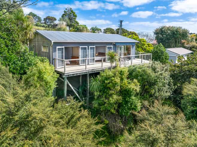 37 Trig Hill Road, Onetangi