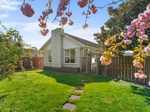 15 Prestons Road, Redwood