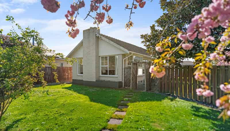 15 Prestons Road, Redwood