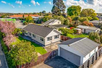 15 Prestons Road, Redwood
