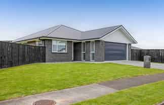42 County Drive, Hawera