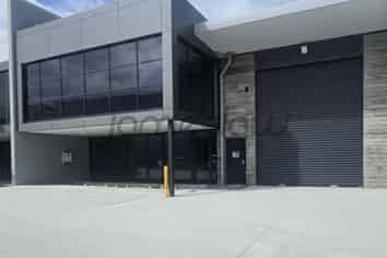 339.8m² Warehouse / Office / Showroom