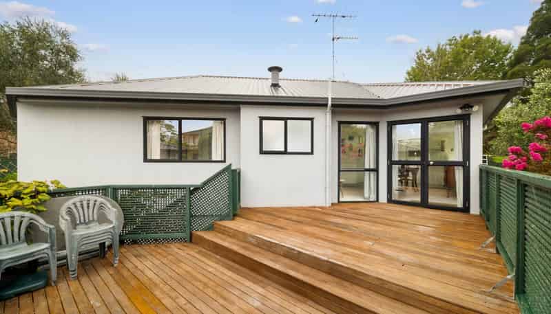 2/17 Manuwai Road, Torbay