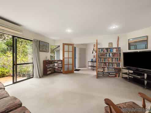 2/17 Manuwai Road, Torbay