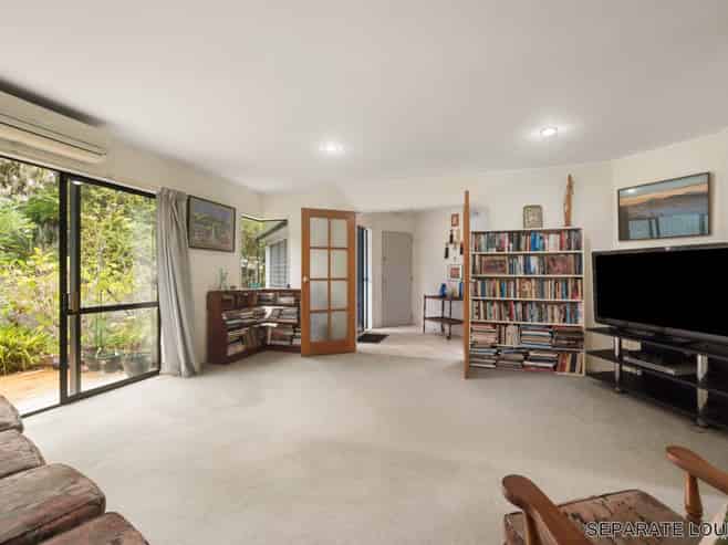 2/17 Manuwai Road, Torbay