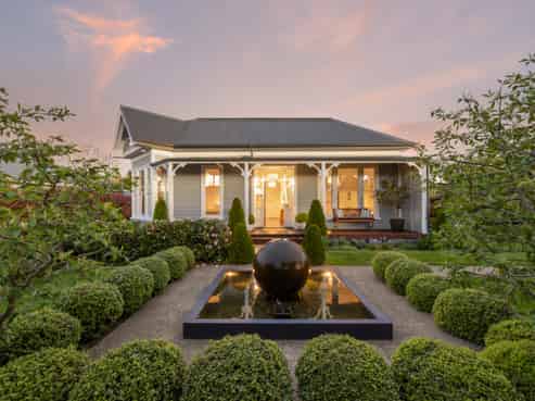 90 Hawthorne Street, Strowan