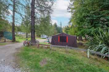 Naseby Holiday Park - 2,000 Feet Above Worry Level