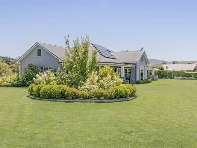 31 Matheson Crescent, Albert Town