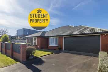 7 Wharenui Rd, Riccarton