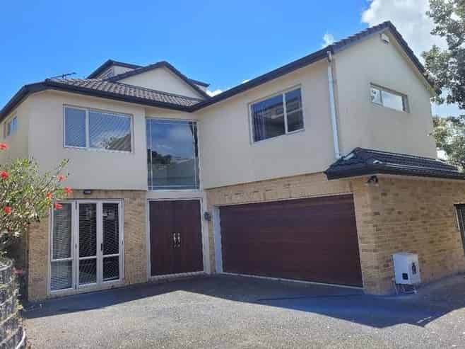 22D Claude Road, Epsom