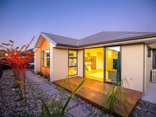 10 Chertsey Road, Richmond