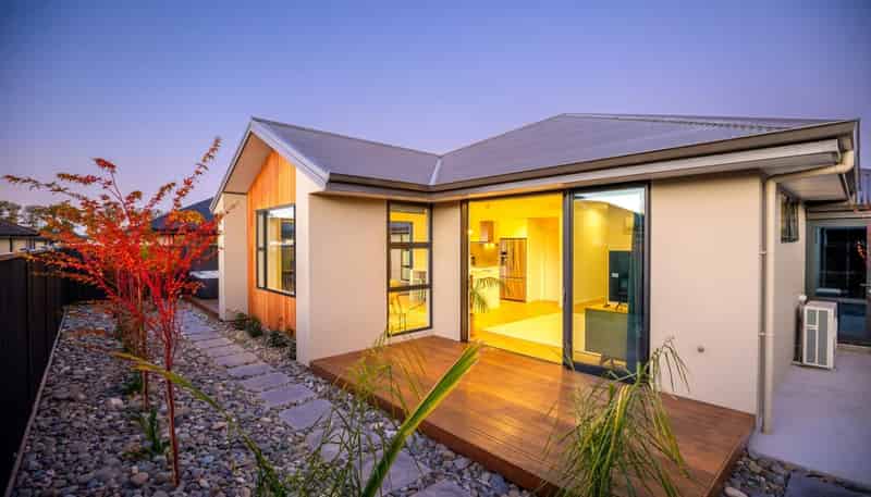10 Chertsey Road, Richmond