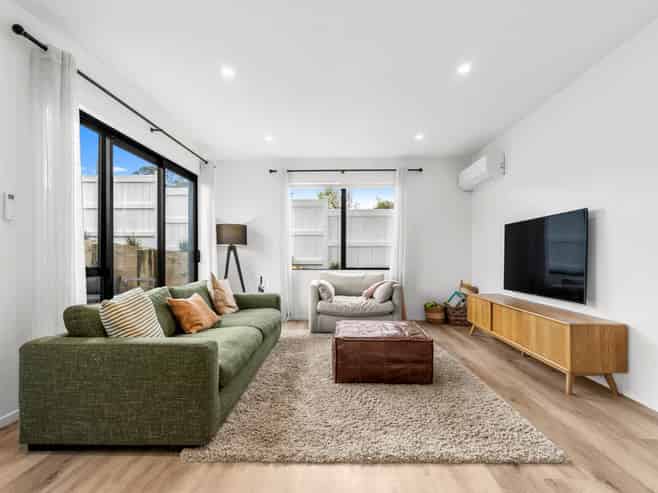 14B Law Street, Torbay