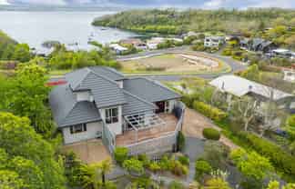 19 Te Urunga Place, Acacia Bay