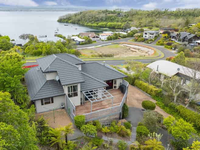 19 Te Urunga Place, Acacia Bay