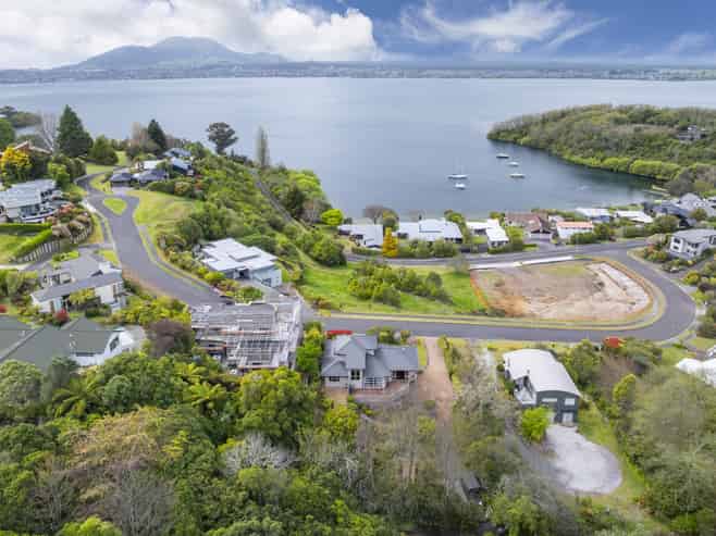 19 Te Urunga Place, Acacia Bay