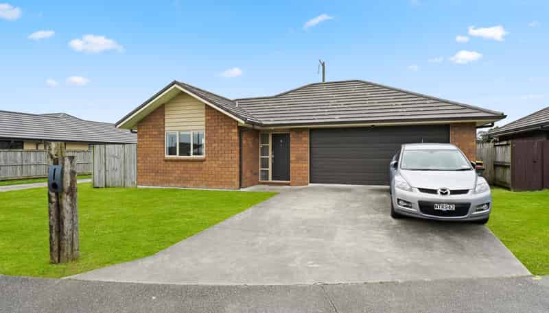 9 Oolong Court, Huntington
