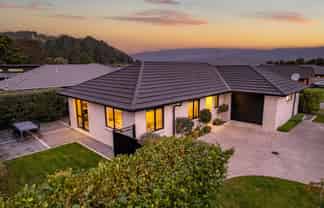 84 Riverstone Drive, Riverstone Terraces