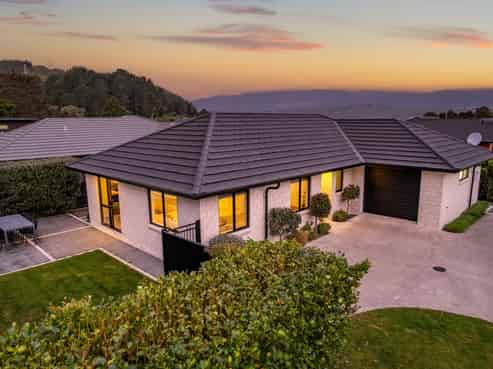 84 Riverstone Drive, Riverstone Terraces