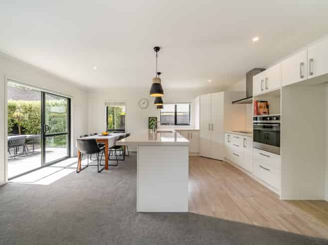 84 Riverstone Drive, Riverstone Terraces
