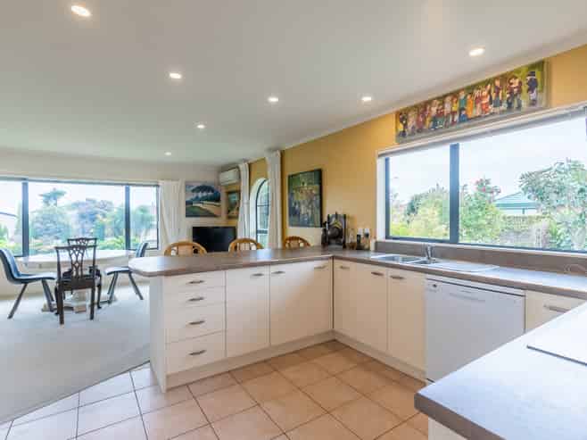 103 Realm Drive, Paraparaumu