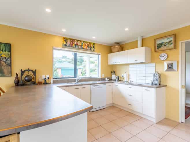 103 Realm Drive, Paraparaumu
