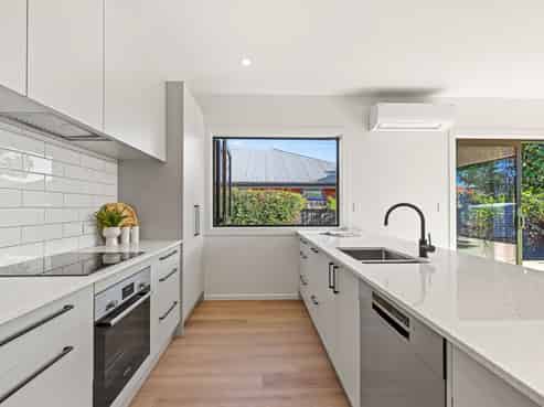 37 Sullivan Avenue, Woolston