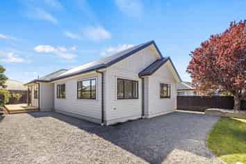 37 Sullivan Avenue, WOOLSTON