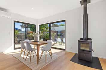 37 Sullivan Avenue, WOOLSTON