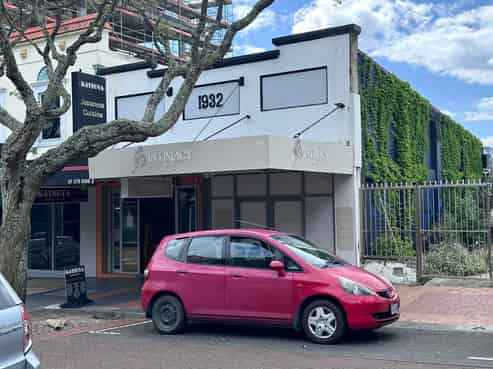 Air-Conditioned Retail with Parking