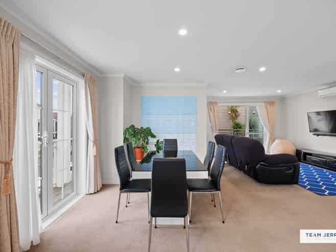 35 Arrowsmith Drive, Flat Bush