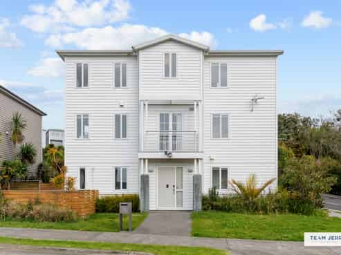 35 Arrowsmith Drive, Flat Bush