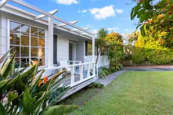 76 Wirihana Road, Titirangi