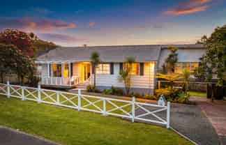 76 Wirihana Road, Titirangi