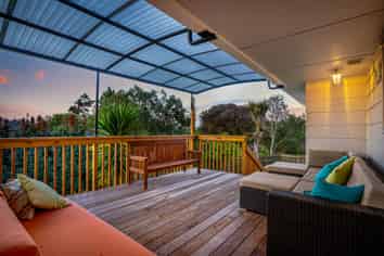 76 Wirihana Road, Titirangi