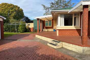 14 STIRLING CRESCENT, Mosgiel