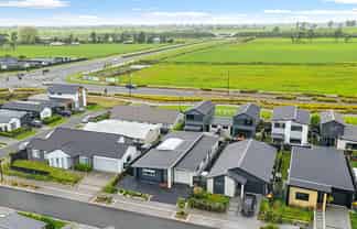 57 Trewern Avenue, Chartwell