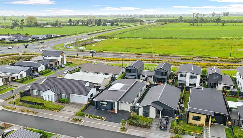 57 Trewern Avenue, Chartwell