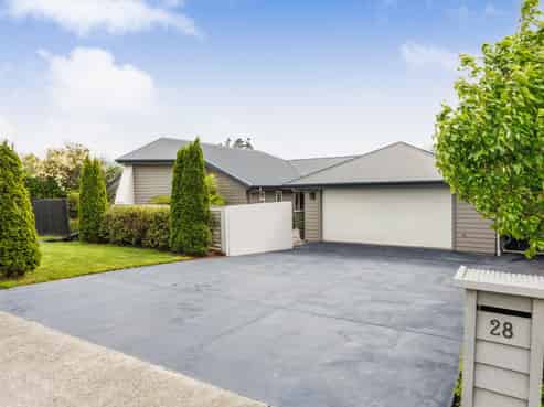 28 Cashmere Drive, Fitzherbert