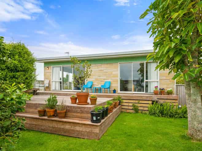 23 Knightsbridge Drive, Forrest Hill