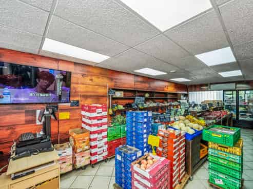 Flexible Investment or Owner-Occupier Opportunity