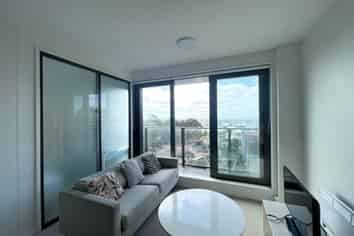 804/17 Putney Way, Manukau