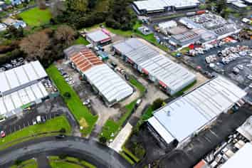 Industrial Unit with Drive Around Access | 140m2